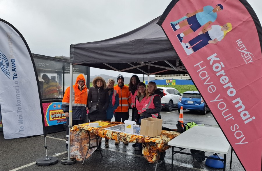 Riverbank market pop up